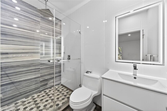 Building Photo - 10142 SW 79th Ave