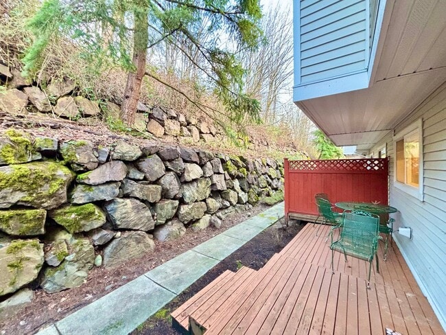 Building Photo - Convenience at Your Doorstep – Townhome for Rent in Newcastle