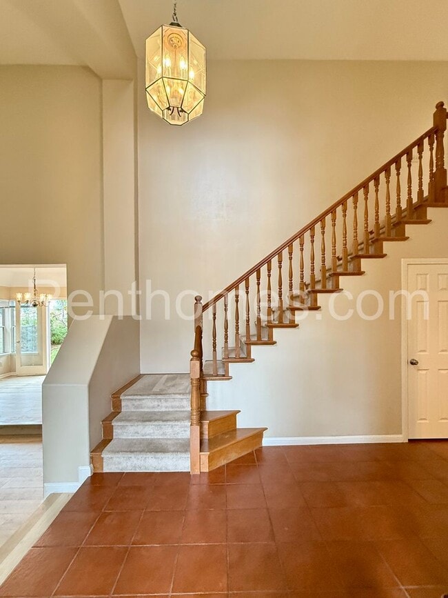Building Photo - 12613 Crest Knolls Ct