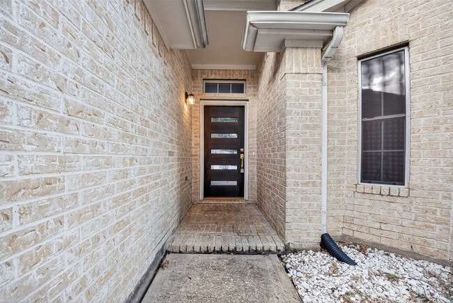 Building Photo - 17002 Analisa Cir