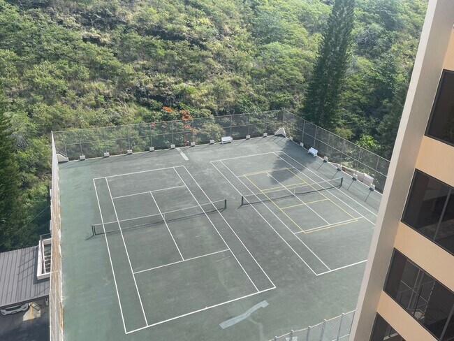 Building Photo - Commodore Condo Hawaii Kai