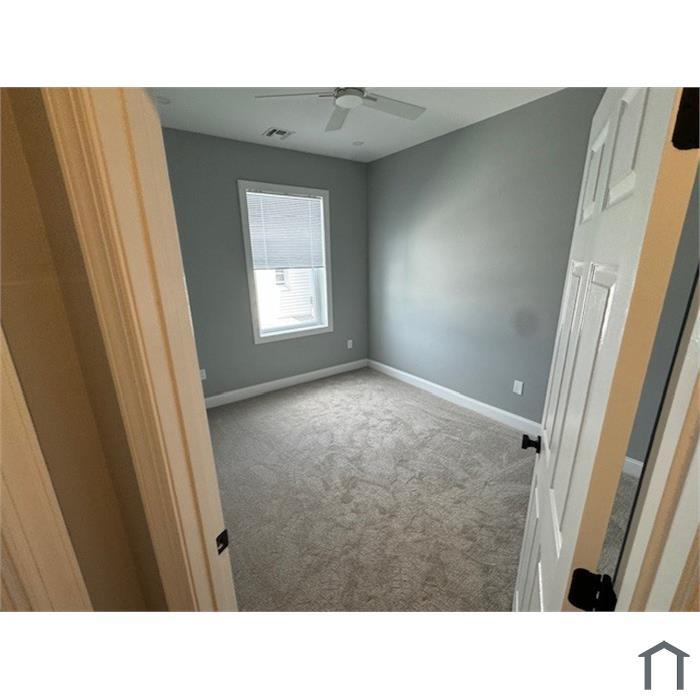 Building Photo - 260 John St