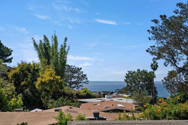 Building Photo - 461 Zuni Dr