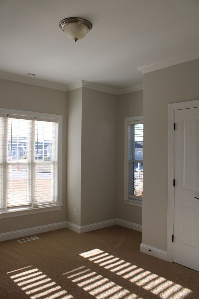 Building Photo - 3001 Canal Dr NW