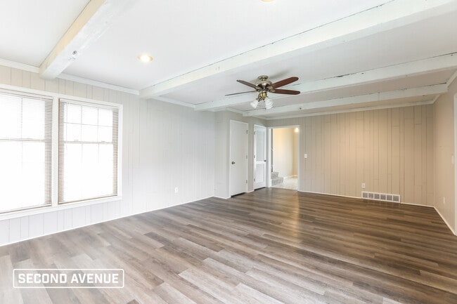 Building Photo - 10309 Century Ln