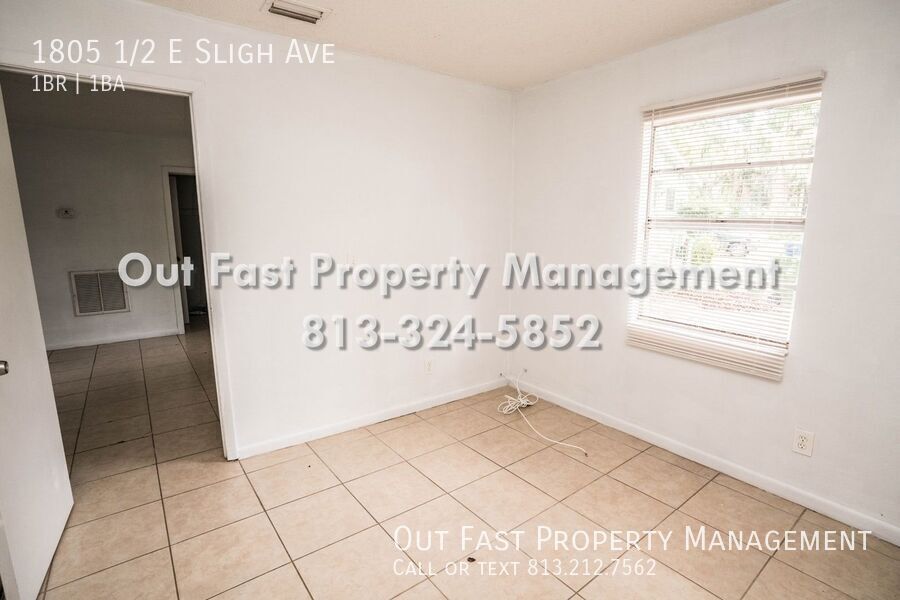 Building Photo - 1805 1/2 E Sligh Ave-