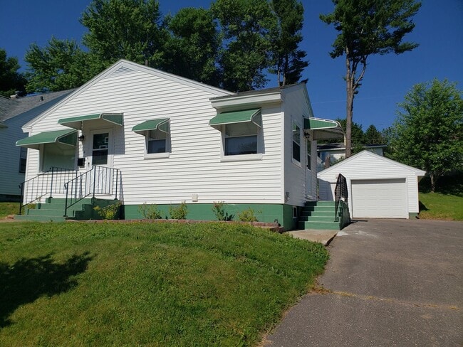 Building Photo - 3 bed 1.5 bath single family home in Wausau