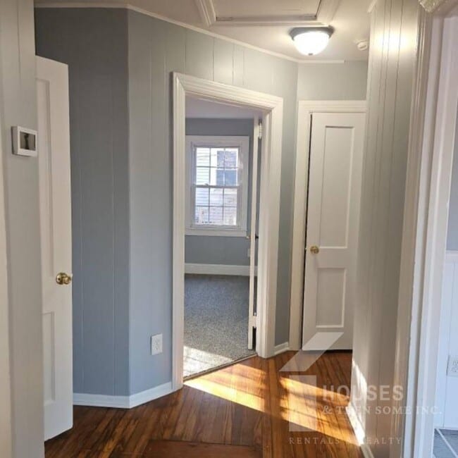 Building Photo - 7 Edwards St