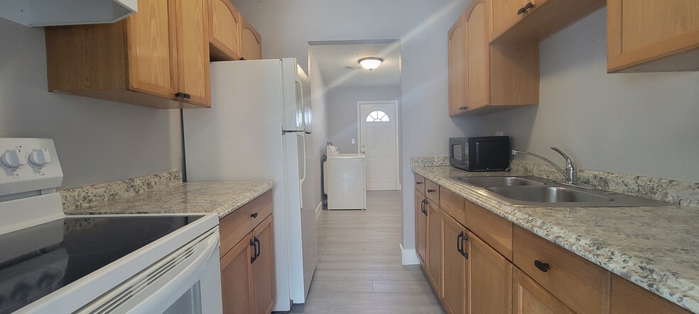 Building Photo - 6625 S West Shore Blvd