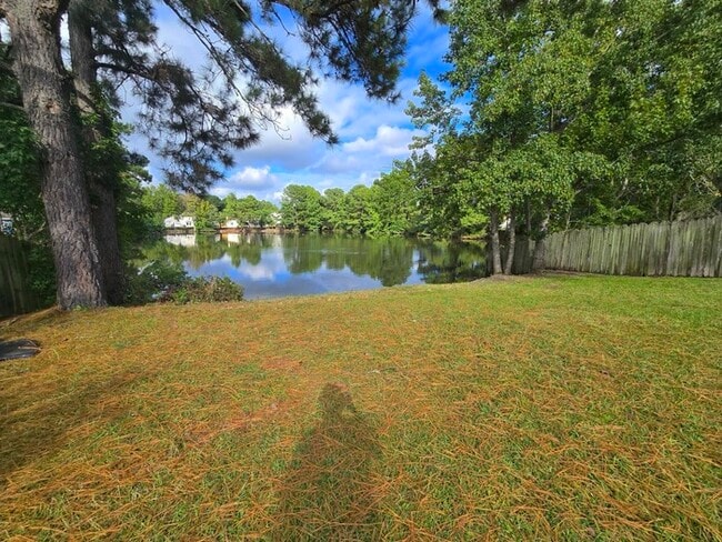 Building Photo - BEAUTIFUL 3-BED, 2-BATH HOME ON THE LAKE I...