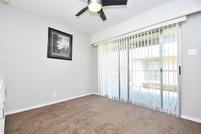 Building Photo - 700 Thicket Ln