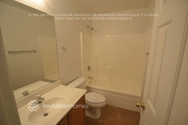 Building Photo - 5806 S 53rd Ln