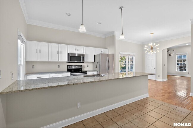 Building Photo - 237 Crumley St SW