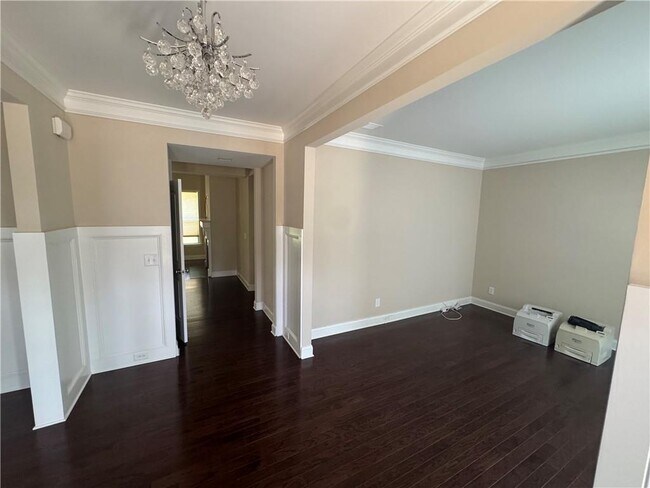 Building Photo - 5825 Pennant Ln