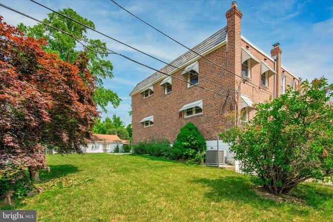 Building Photo - 330 Rively Ave