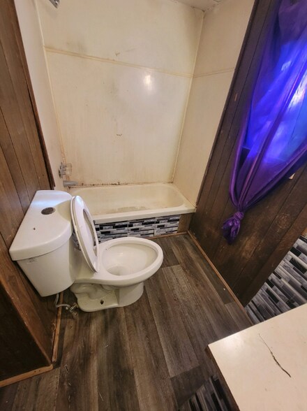 Building Photo - 11 Moore St