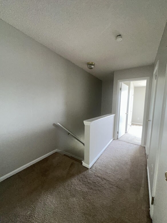 Building Photo - 339 Brookfield Rd