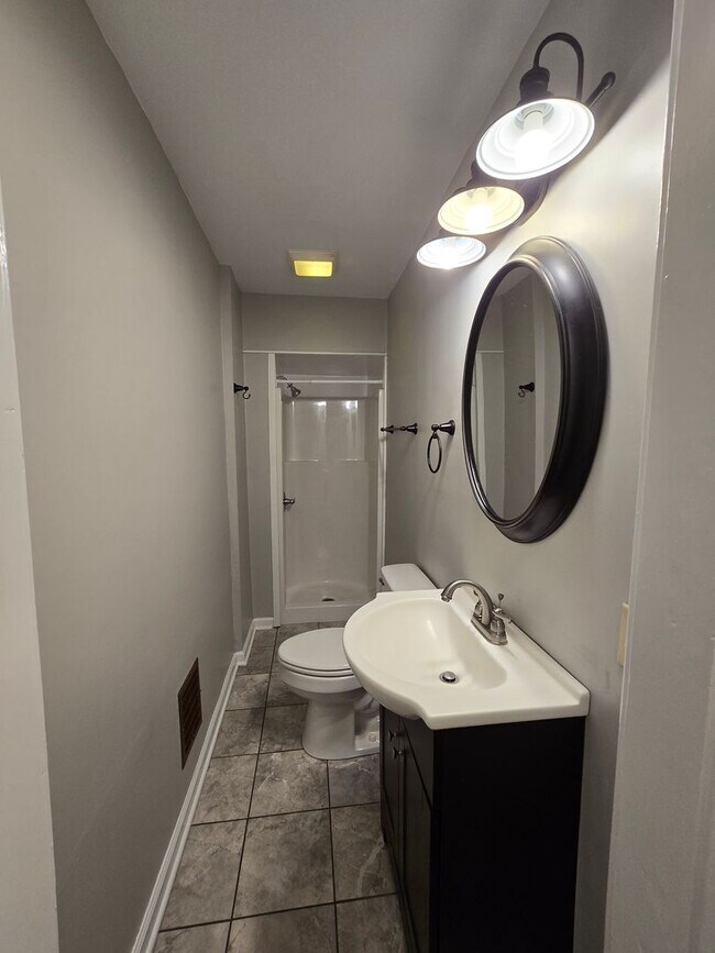 Building Photo - 1 Bedroom Northshore Apartment