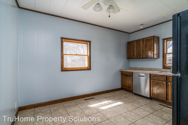Building Photo - 2 br, 2 bath House - 1015 2nd Ave N