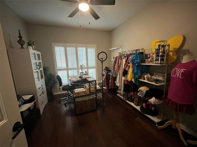 Building Photo - 15522 Valley Plum Ct