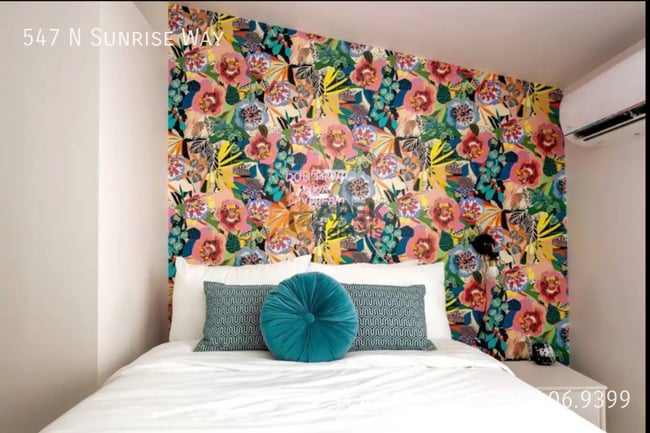 Building Photo - 547 N Sunrise Way