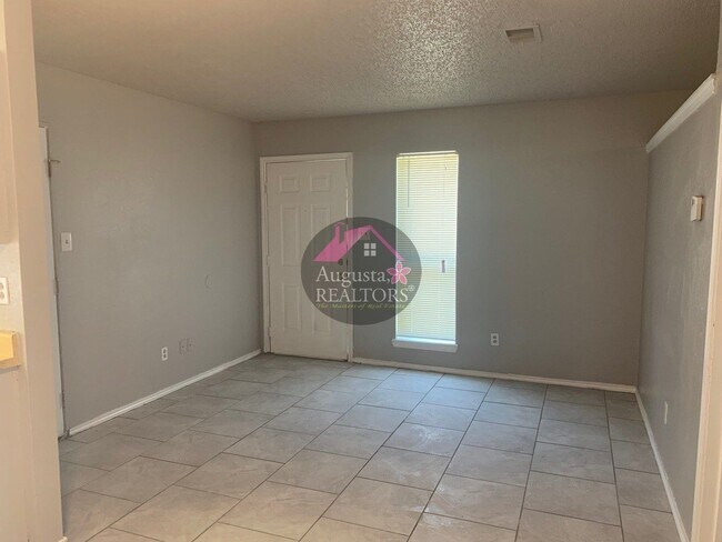 Building Photo - Great 1 bed 1 bath apartments!!