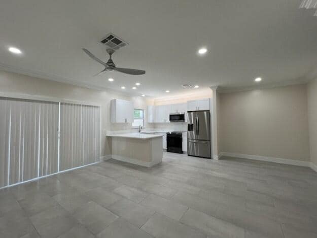 Building Photo - 239 Leland Ln