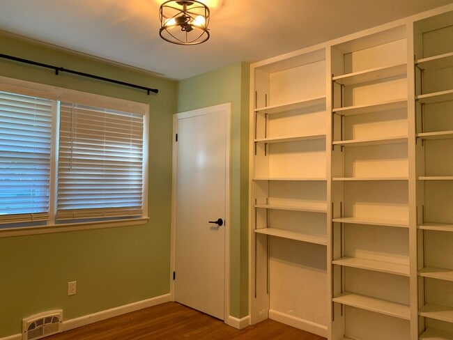 Building Photo - 3 Bed 1 Bath House Topsham
