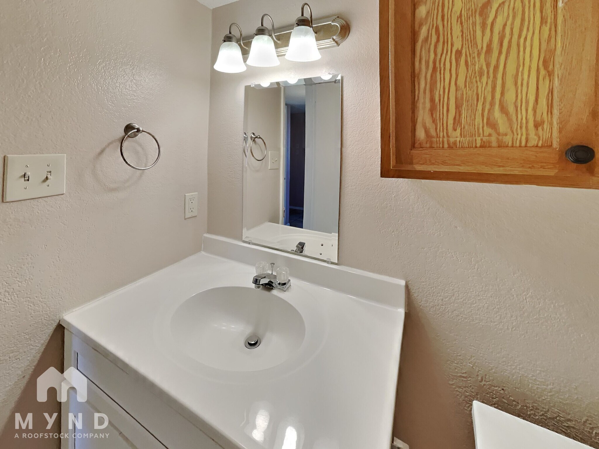 Building Photo - 5515 Brookview Ct