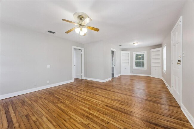 Building Photo - 1205 W 40th St