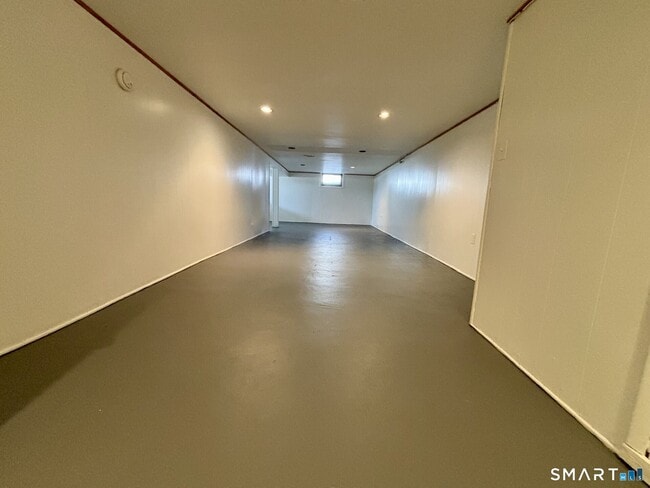 Building Photo - 148 Edgewood Dr