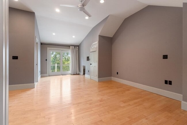 Building Photo - 58 G St