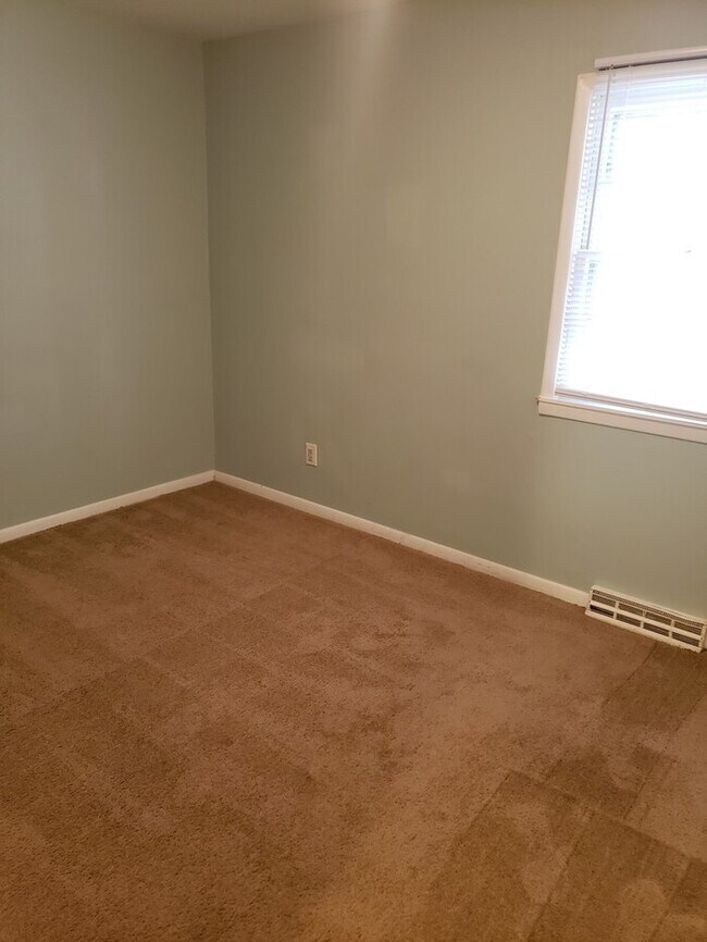 Building Photo - Beautiful 3 Bed Home in KCMO - Coming SOON!!