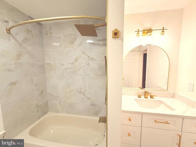 Building Photo - 2305 Westfield Ct