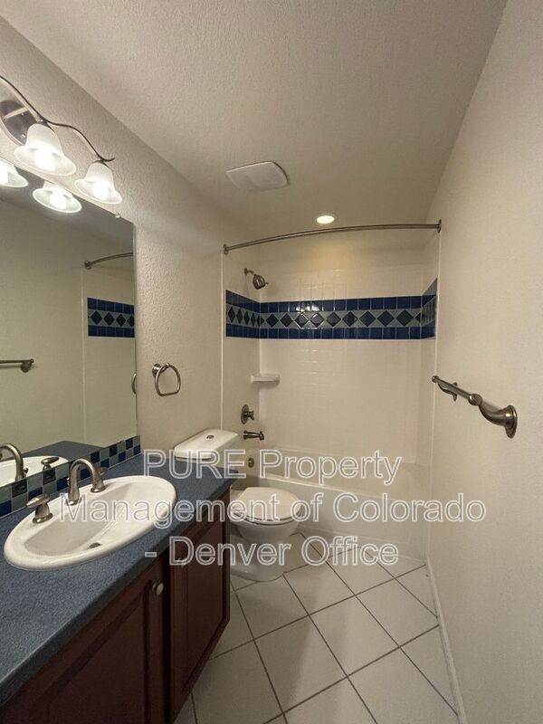 Building Photo - 447 S Quay St