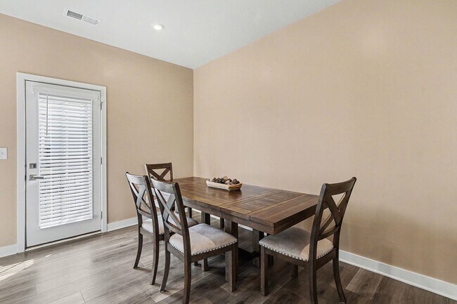 Building Photo - 1546 Aspire St