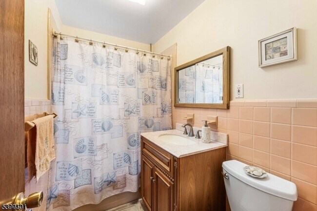 Primary Photo - 827 Hobson St