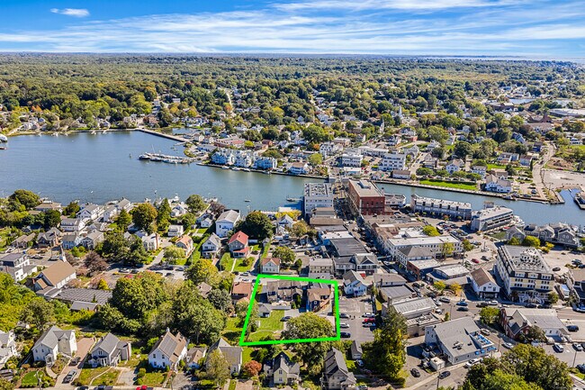 Building Photo - 5 Pearl St