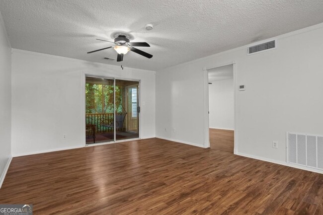 Building Photo - 36 Doranne Ct