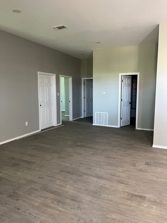 Building Photo - 8487 US-271