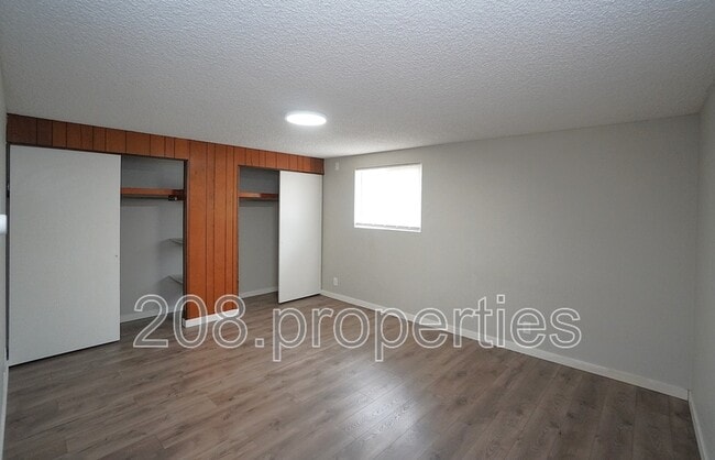 Building Photo - 315 Ivy St