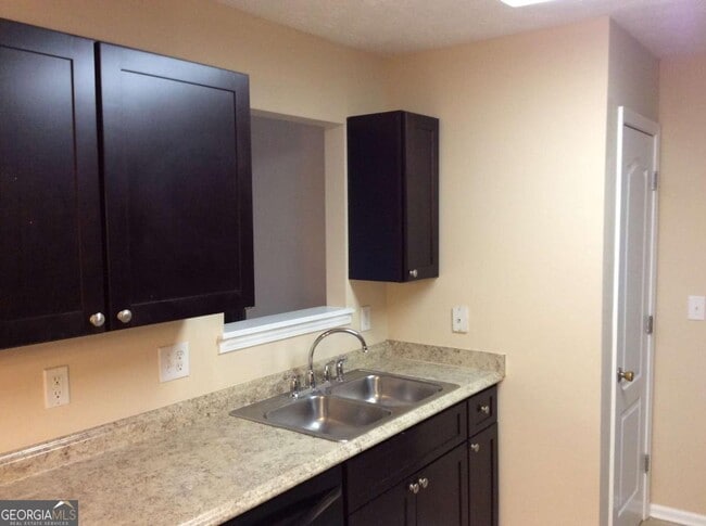 Building Photo - 4015 Yellow Pine Ct