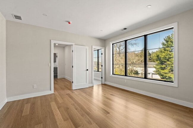 Building Photo - 93 Sevland Rd