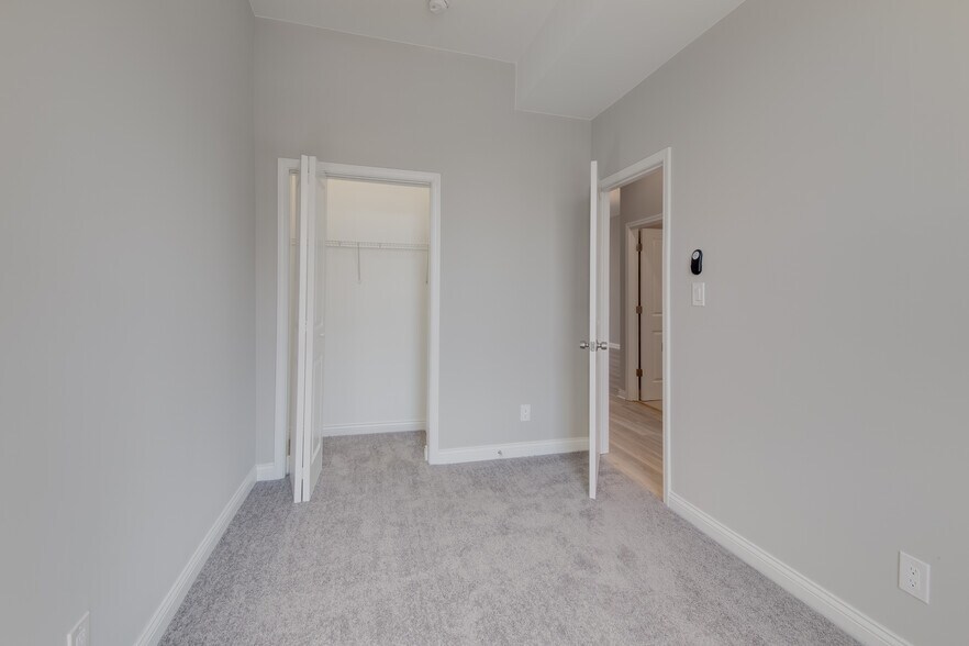 Building Photo - 1536 N Talman Ave