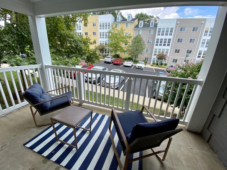 outside balcony - 4149 S Four Mile Run Dr