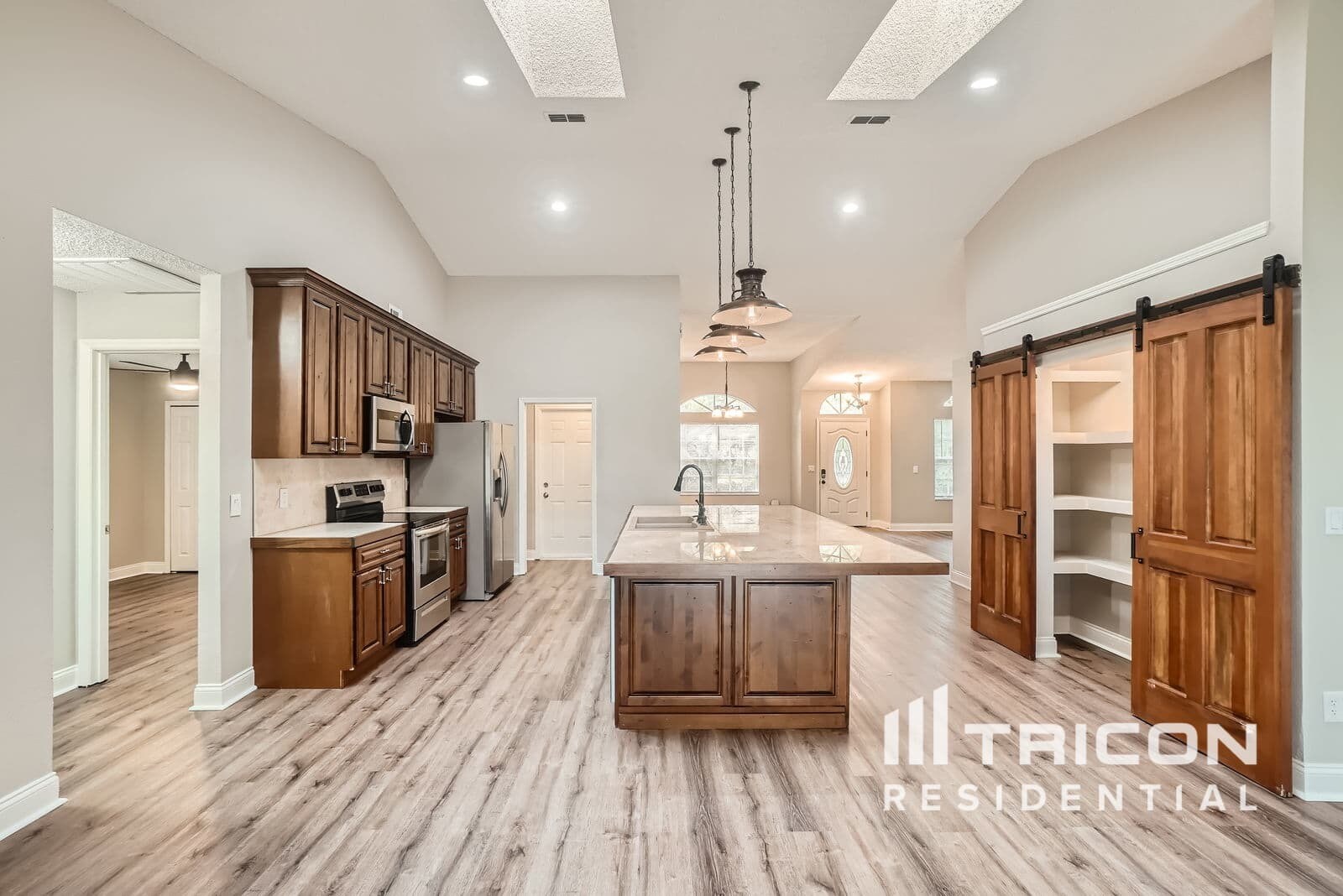 Building Photo - 7049 Sawmill Cir