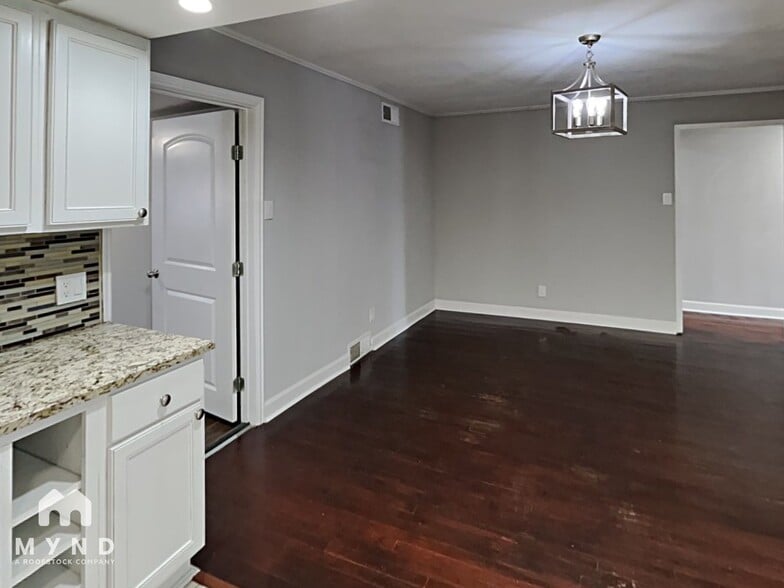 Building Photo - 2141 Province Ln