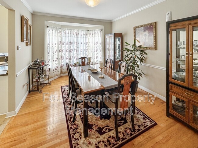 Building Photo - 14020 Seneca Ridge Dr