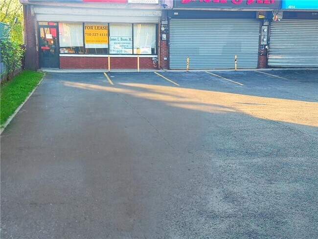 Building Photo - 4010 Hylan Blvd