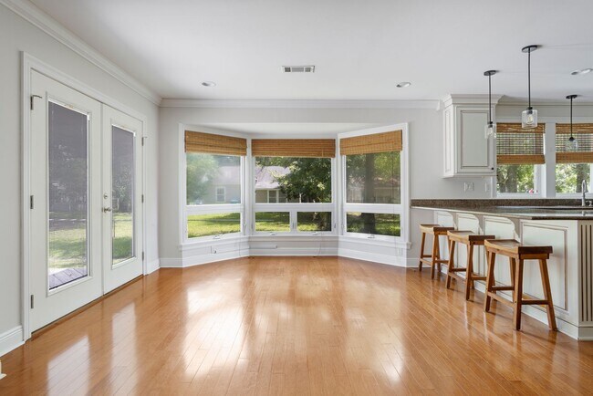 Building Photo - Charming Coastal Living in Downtown Ocean ...